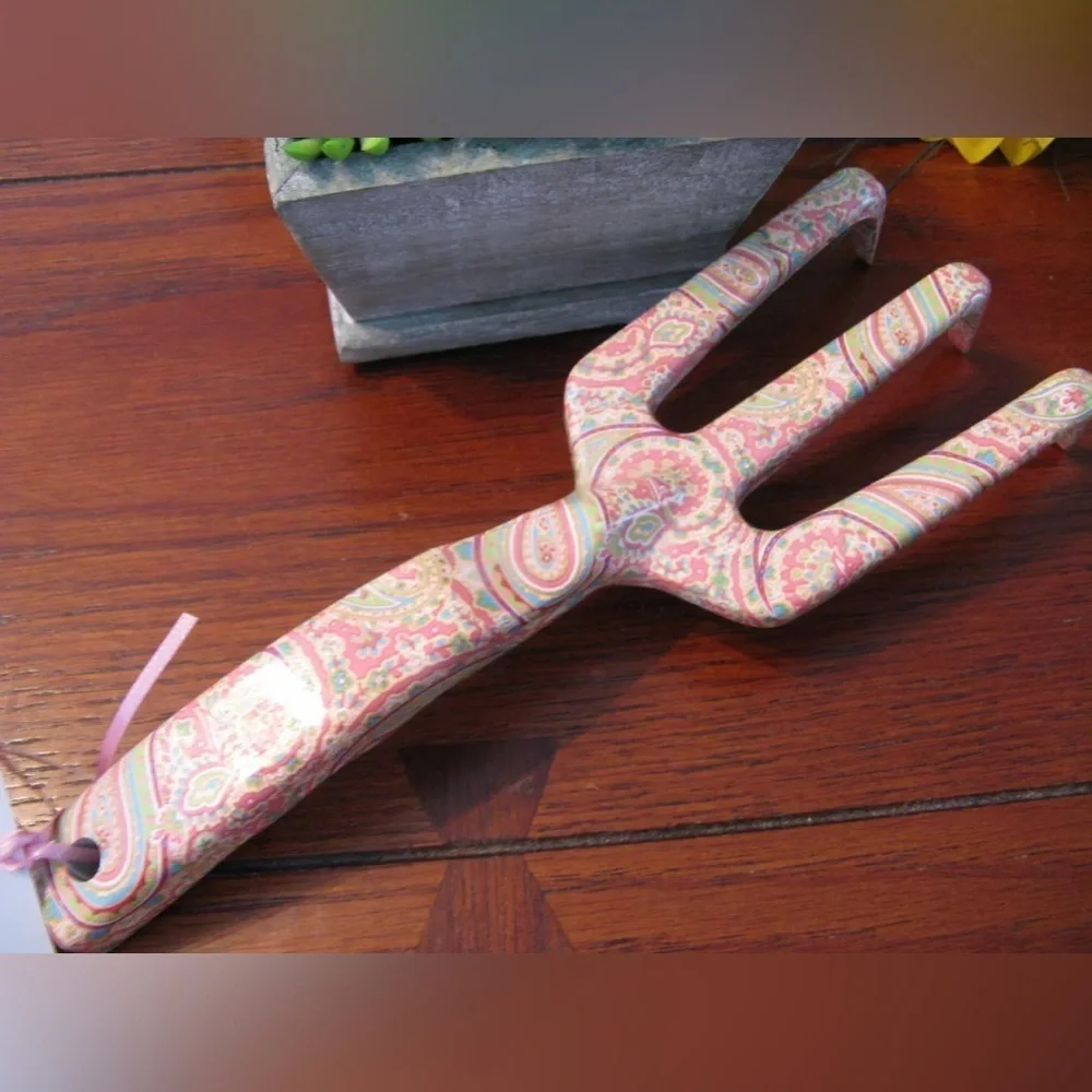 New Gardening Gift Set w/ Metal Rake, Seed Envelopes, Pink Gloves